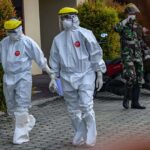 Ilustrasi petugas penanganan COVID-19 di Palu. (Foto: bmzIMAGES/Basri Marzuki)