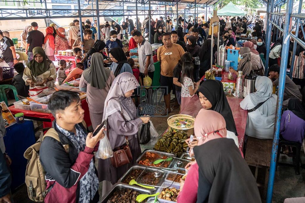 Pasar Ramadhan Dijubeli Warga