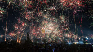 Semarak Pesta Kembang Api Tahun Baru 2025