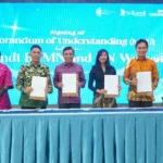 Nico Kanter, Direktur ANTA; Nixon LP Napitupulu, Direktur BTN; Maya Watono, Direktur InJourney; dan Agung Budi Waskito, Direktur WIKA, menandatangani Prinsip-Prinsip Pemberdayaan Perempuan (WEPs) untuk menunjukkan komitmen sebagai pemimpin dalam mencapai kesetaraan gender di BUMN di Jakarta, Rabu (19/2/2025). (Foto: : UN Women/Christina Phan)