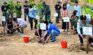 PT Vale IGP Pomalaa Bersama Gubernur Sultra Tanam Pohon Serentak
