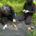 Proses persiapan disposal mortir aktif oleh Jibon Brimob Polda Sulteng di Tolitoli, Minggu (20/4/2025). (Foto: Humas Polda Sutleng)