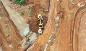 Alat barat mulai mengangkut material di lokasi PT Vale IGP Morowali menandai permulaan operasionalnya di Morowali, Jumat (18/4/2025). (Foto: PT Vale Indonesia)