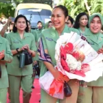 Ketua Umum Persit Kartika Chandra Kirana, Uli Simanjuntak (tengah) pada kunjungan ke Makodim 1308/Luwuk Banggai, Senin (5/5/2025). (Foto: Penrem 132/Tdl)