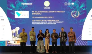 Penyerahan tropi TOP CSR Award 2025 kepada PT Vale IGP Morowali di Jakarta, Rabu (11/6/2025). (Foto: PT Vale Indonesia)