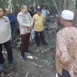 Tim Ahli Indikasi Geografis Direktorat Jenderal Kekayaan Intelektual meninjau langsung perkebunan salak pondoh SImpang Raya di Banggai. (Foto: Kemenkum Sulteng)