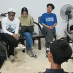 dari kiri ke kana: Adi Atmaja, Mohammad Ifdhal, Sarah Adilah, dan Taufiqurrahman Kifu pad apress conference peluncuran Festival Film Tengah dis ekretariat Sinekoci, Palu, Sabtu (2/8/2025). (©bmzIMAGES/basri marzuki)