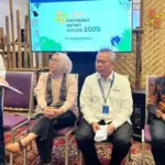 Bupati Sigi Rizal Intjenae (tengah) pada Sustainable Districts Outlook (SDO) 2025 di Indonesia Convention Exhibition (ICE) BSD City, Tangerang, Kamis (28/8/2025). (©Katadata/Nur Rahmah)