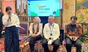 Bupati Sigi Rizal Intjenae (tengah) pada Sustainable Districts Outlook (SDO) 2025 di Indonesia Convention Exhibition (ICE) BSD City, Tangerang, Kamis (28/8/2025). (©Katadata/Nur Rahmah)