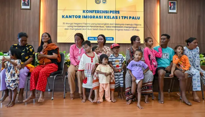 Imigrasi Palu Pindahkan 15 WNA Filipina ke Rudenim Manado