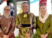 Kota Palu Raih Predikat “Menuju Kota Bersih”, Terima 3 Kendaraan Sampah