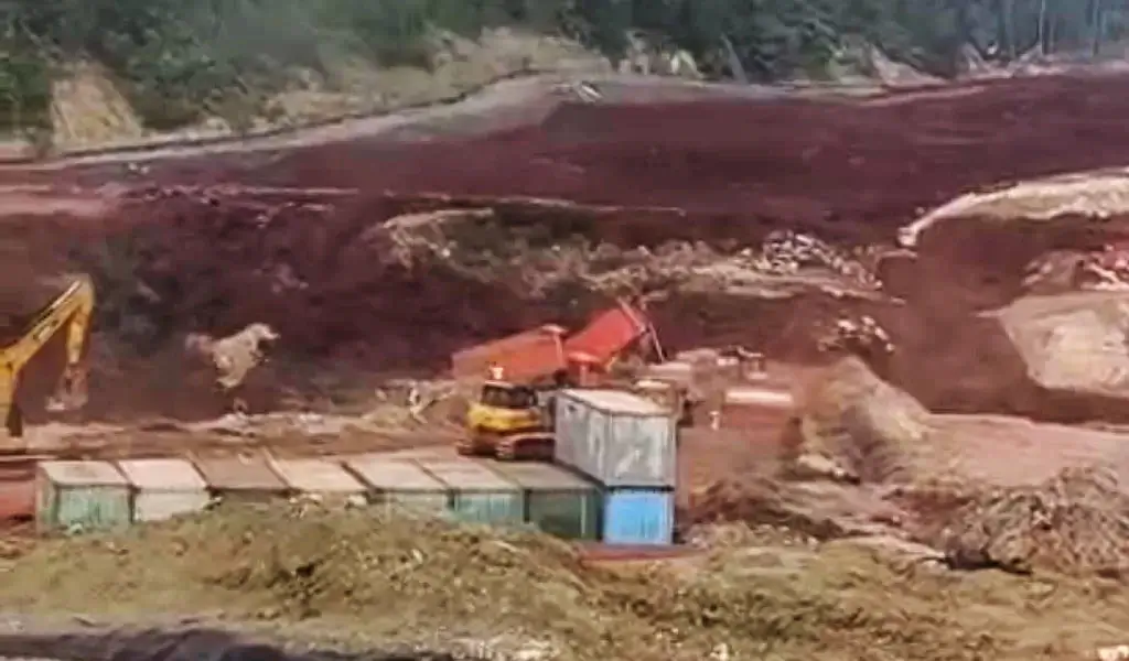 Lokasi longsor yang menimbun pekerja tambang di kawasan IMIP Morowali, Rabu (18/2/2026). (©media sosial)