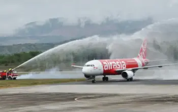 Inagurasi kedatangan pesawat AirAsia di Bandara Mutiara Sis Aljufri Palu, Sabtu (7/3/2026). (©Prokopim Setda Kota Palu/Imron)
