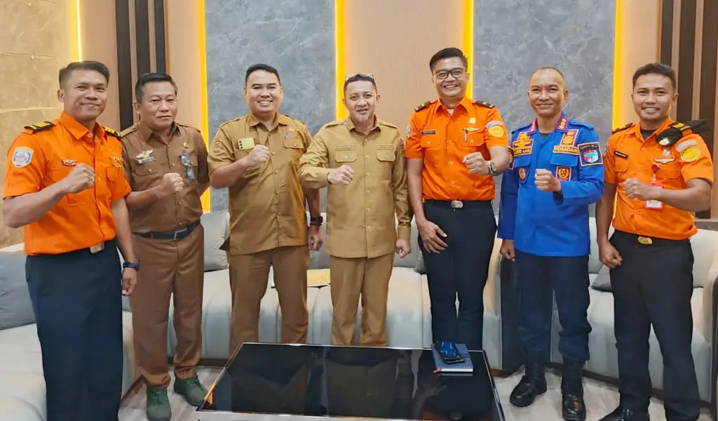 Personel Unit Siaga SAR Ampana usai audiensi dengan Bupati Tojo Unauna, Selasa (3/3/2026). (©Basarnas Palu)