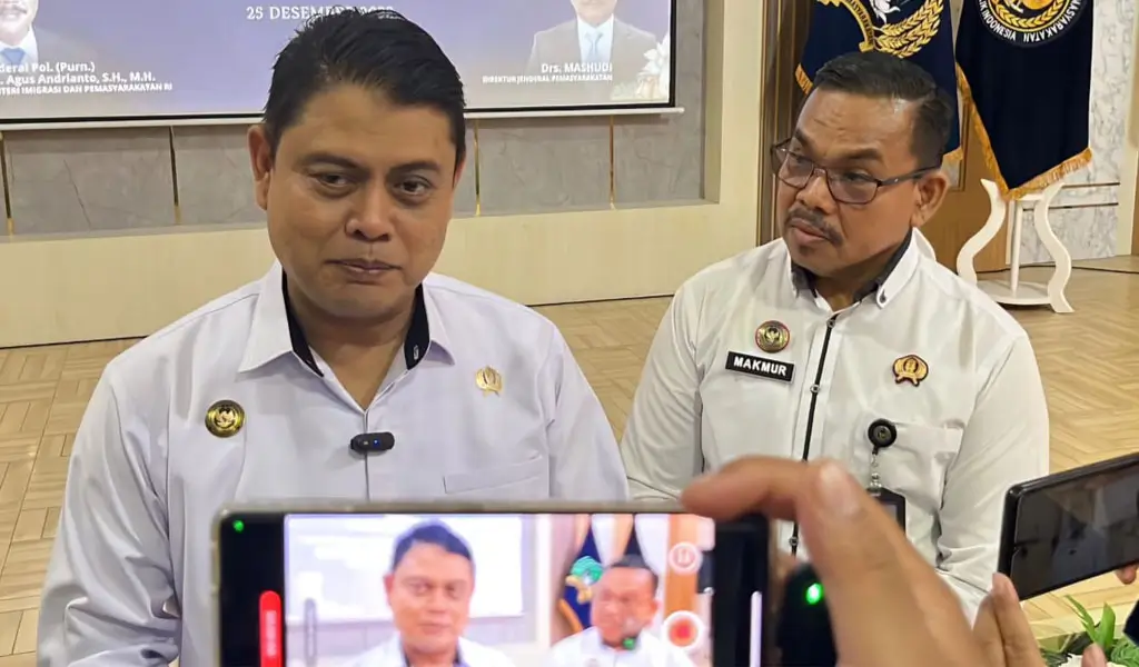 Kakanwil Ditjenpas Sulteng Bagus Kurniawan (kiri). (©Humas Ditjenpas Sulteng)