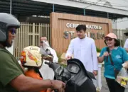 Bagi Takjil Gratis, Pesan Toleransi dari Gereja Katolik St Paulus Palu